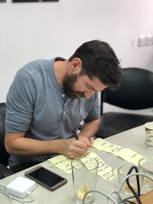 [אם קל להסביר - אז כנראה שצדקנו. אם גם הפלנו כמה לסתות אז הרווחנו בענק]