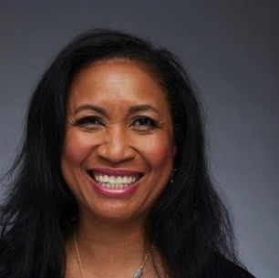 Lorrie King: What She Learned from Her Corporate Beauty Roles & Why Her Startup Targets Women 40+