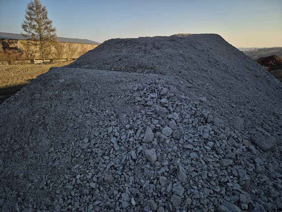 Betonový recyklát 0_63 bez armatůry.jpg