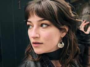 Music for the Overthinkers? Larlin exceeds the expectations with single 'Sondheim'.
