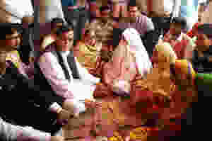 আফরাজুলের বাড়িতে সরকারকেও চাঁচাছোলা ভাষায় আক্রমণ মোহম্মদ সেলিমের