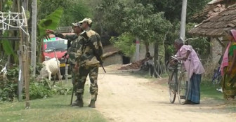 চাঁচলে বোমাবাজি, ভোটারদের বুথে যেতে বাঁধা