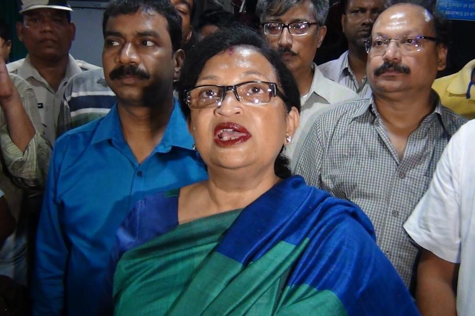 মেডিকেল কলেজে বিক্ষোভের মুখে স্বাস্থ্যমন্ত্রী চন্দ্রিমা ভট্টাচার্য