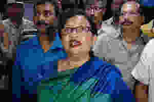 মেডিকেল কলেজে বিক্ষোভের মুখে স্বাস্থ্যমন্ত্রী চন্দ্রিমা ভট্টাচার্য