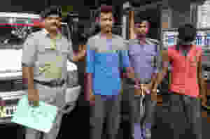 ২ লক্ষ টাকার ২ হাজার টাকার জাল নোট উদ্ধার
