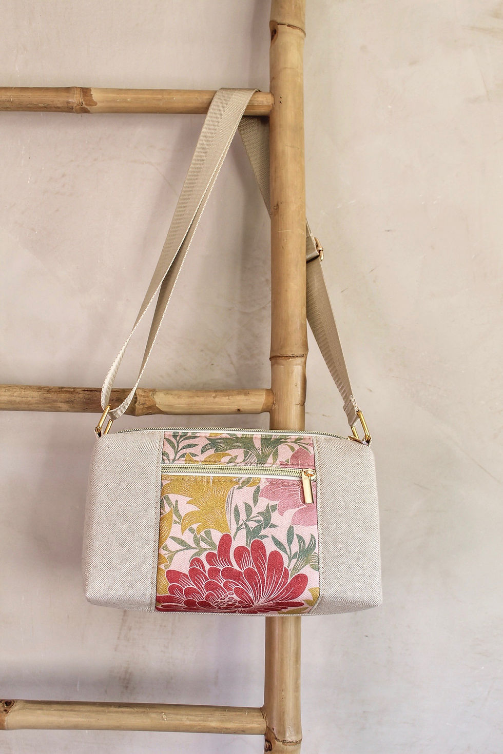 Miniature : L'Impeccable - Beige fleur rose