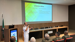 Formandos do 12º período participam de reunião sobre o Serviço Militar Médico