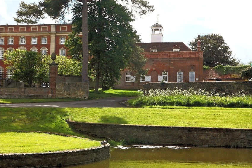 Stables Conversion Saunders Brothers Ltd Chilton, Buckinghamshire