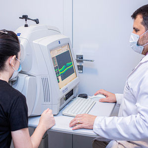 Tomografia de Coerência Óptica (OCT) de mácula e nervo óptico.jpg