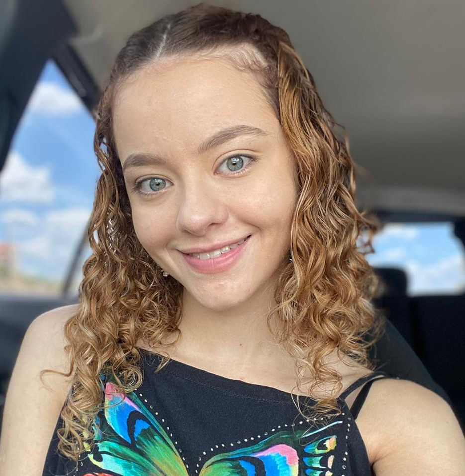Rebeca Dias, 21 anos