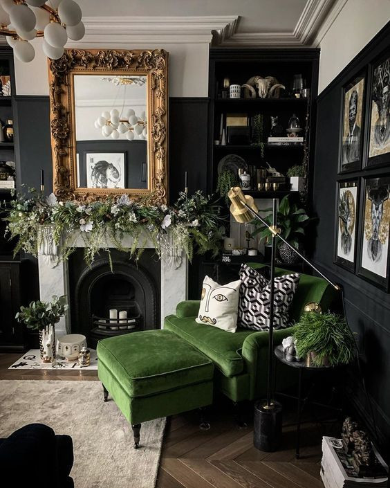 Cosy, maximalist Christmas decoration