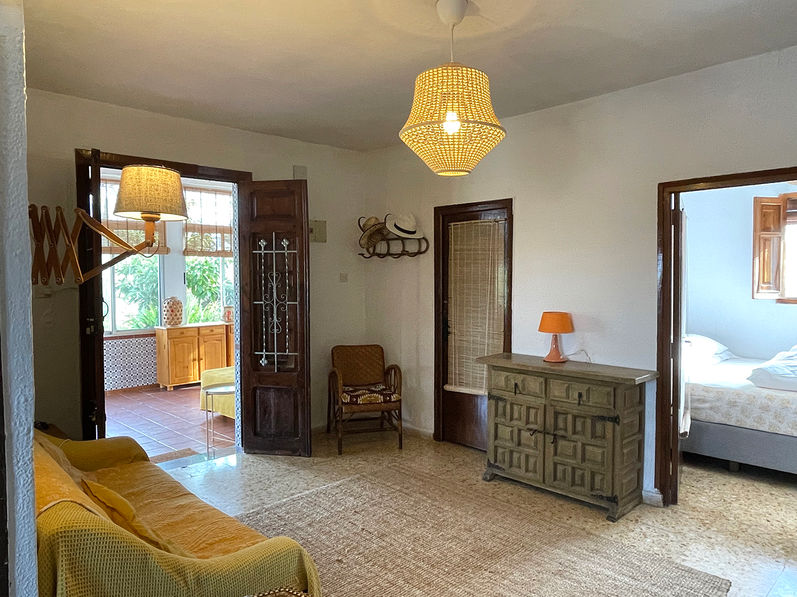 LivingroomOverview_1440.jpg
