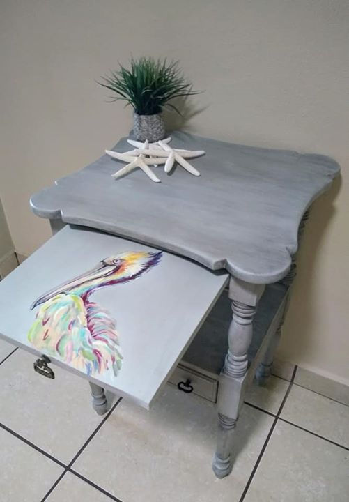 Pelican Table