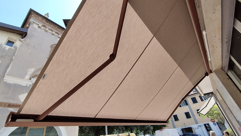 Tenda a braccia cassonata