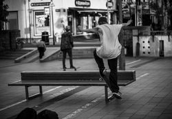 Skateboarding on Ingólfstorg