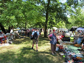vide%20grenier%20camping_edited.jpg