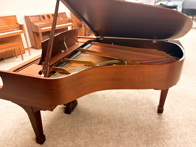 Thumbnail: Steinway “L” Grand Piano at an affordable price in good condition. Nice walnut cabinet.