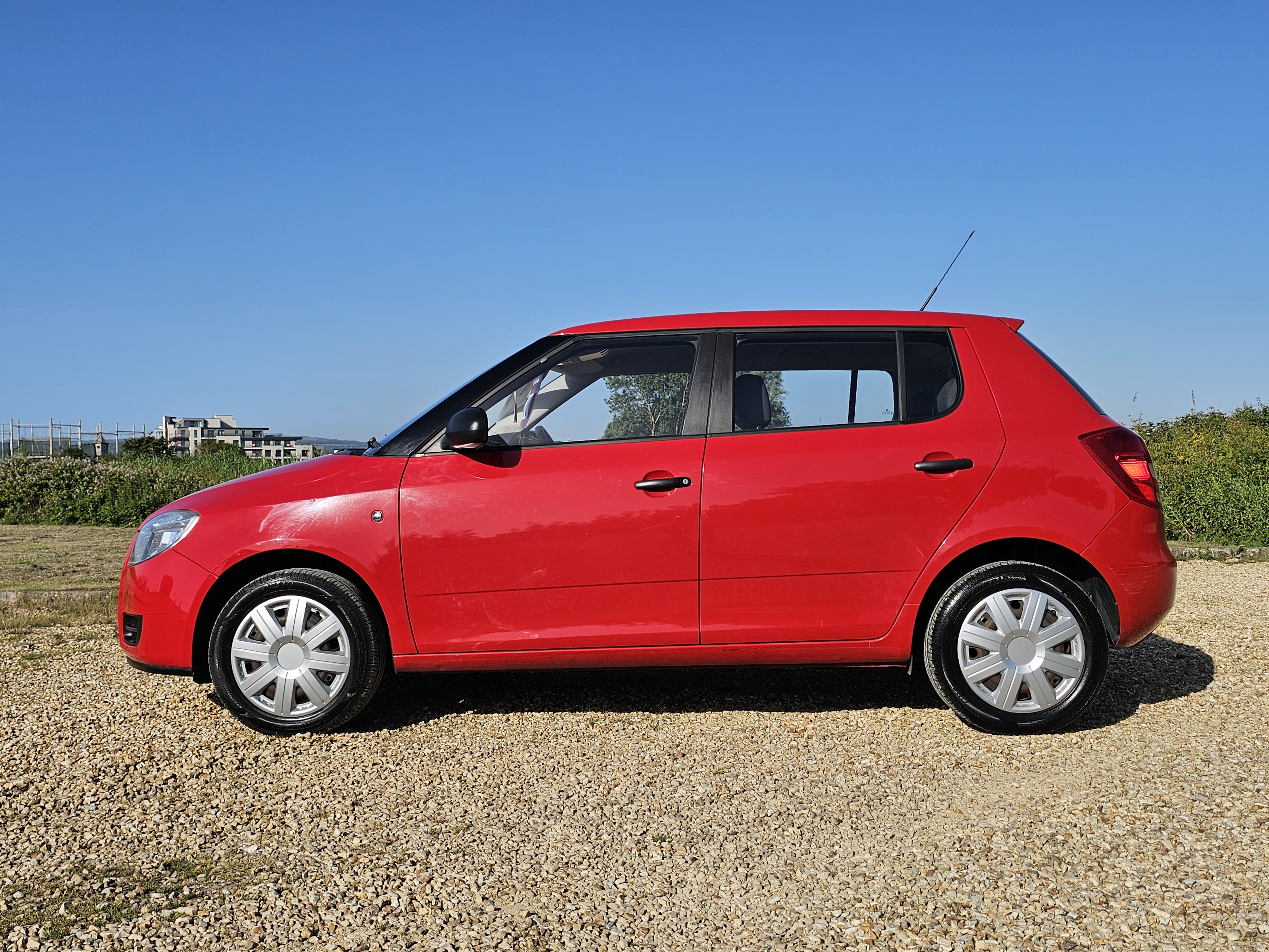 SKODA FABIA 1 HTP 60 FUEL TYPE TAX COST PETROL 200 COLOUR DOORS RED...