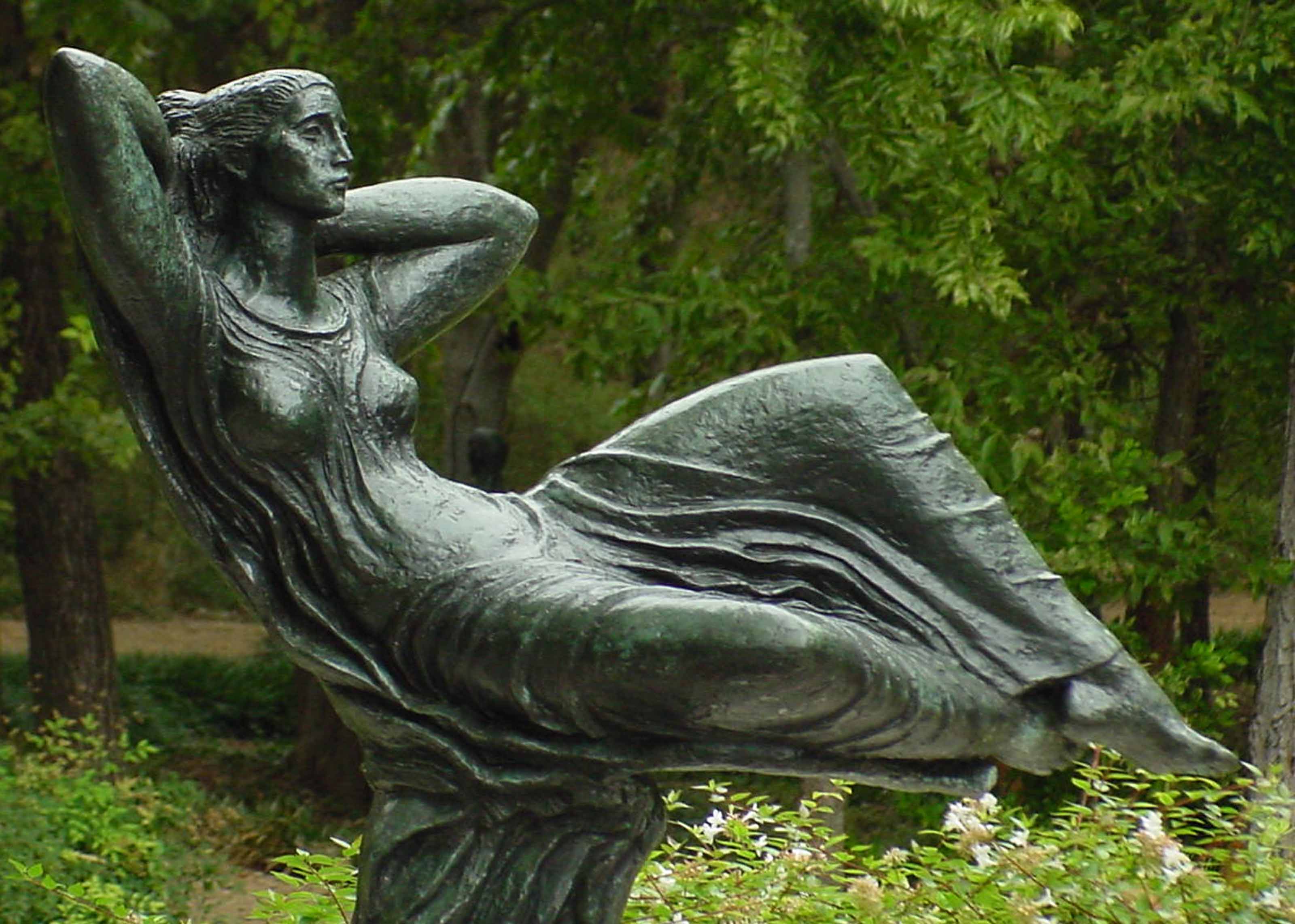 Reclining Figure I