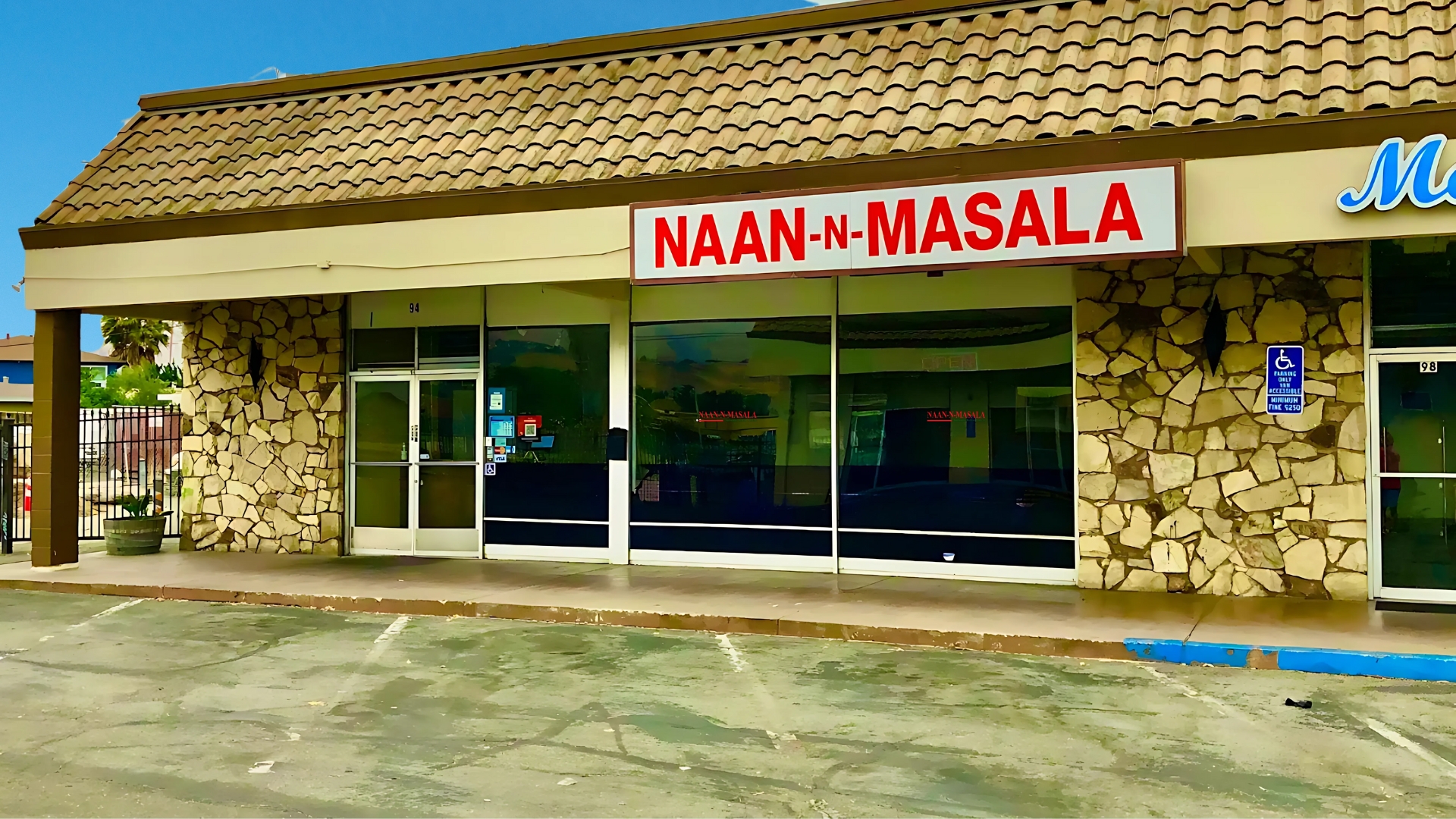 Milpitas Indian restaurant entrance for halal Indian food Milpitas