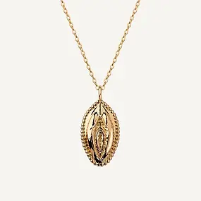 Collar Vulva vagina coño en oro con cadena zoom