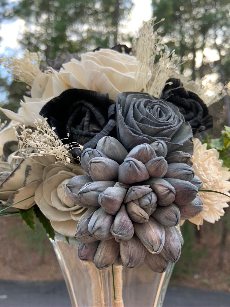 Thumbnail: Luna Bouquet