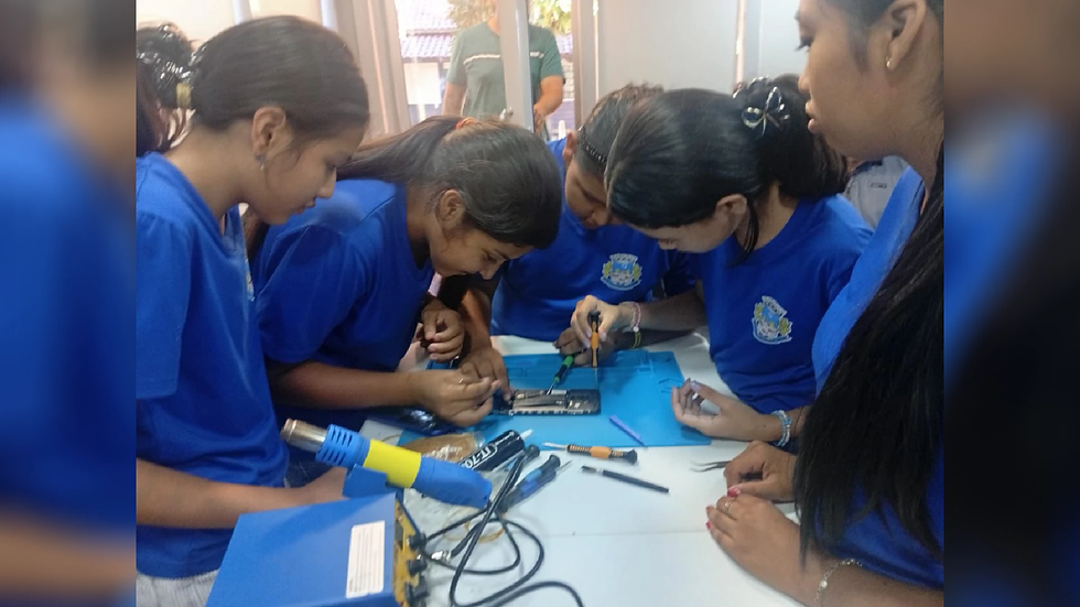 Carreta Digital leva cursos de tecnologia para jovens indígenas em Aquidauana