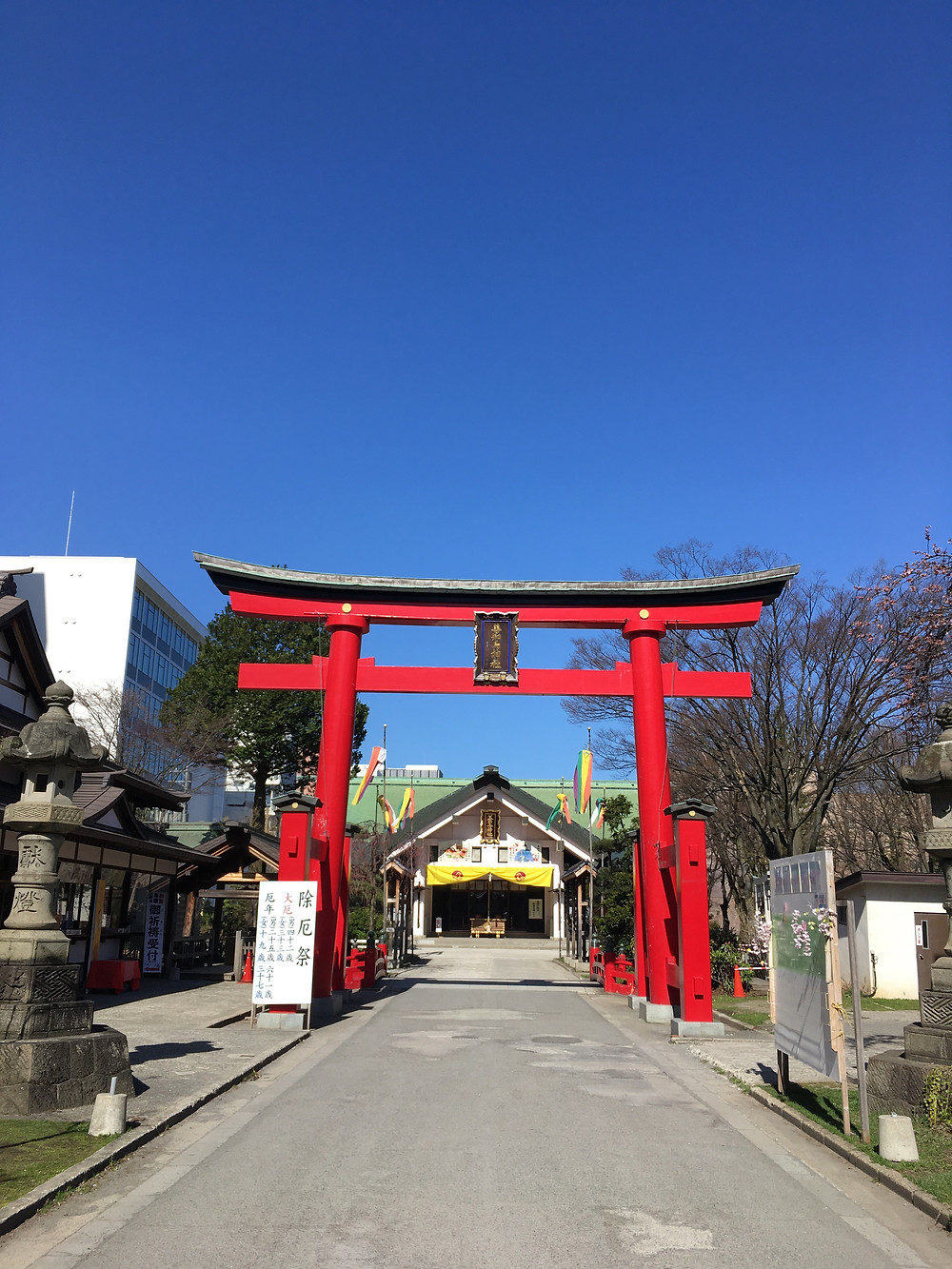 写真は青森駅近くの善知鳥神社。