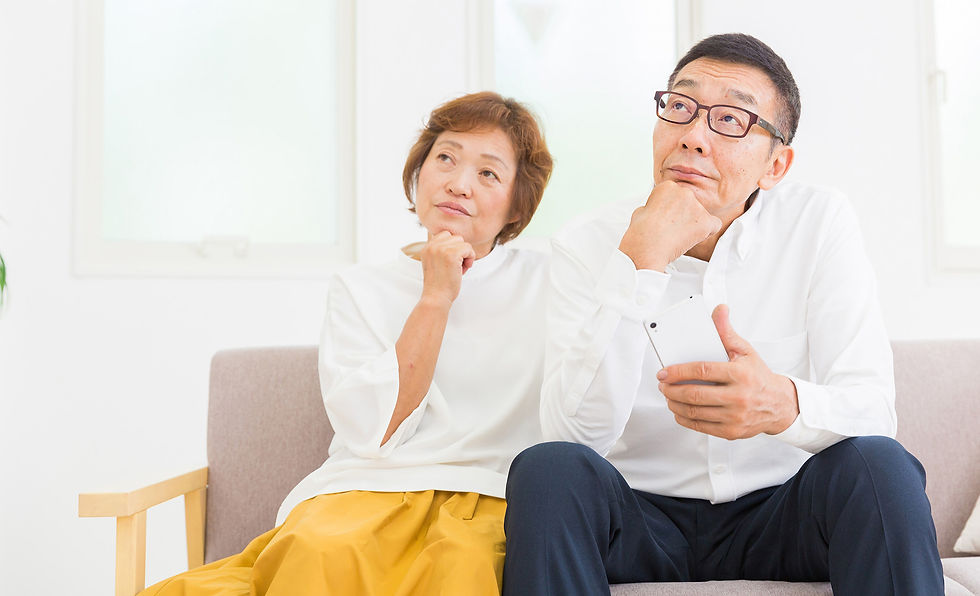 シニア男女考える