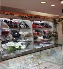 権堂アーケード内 ソフィア店内