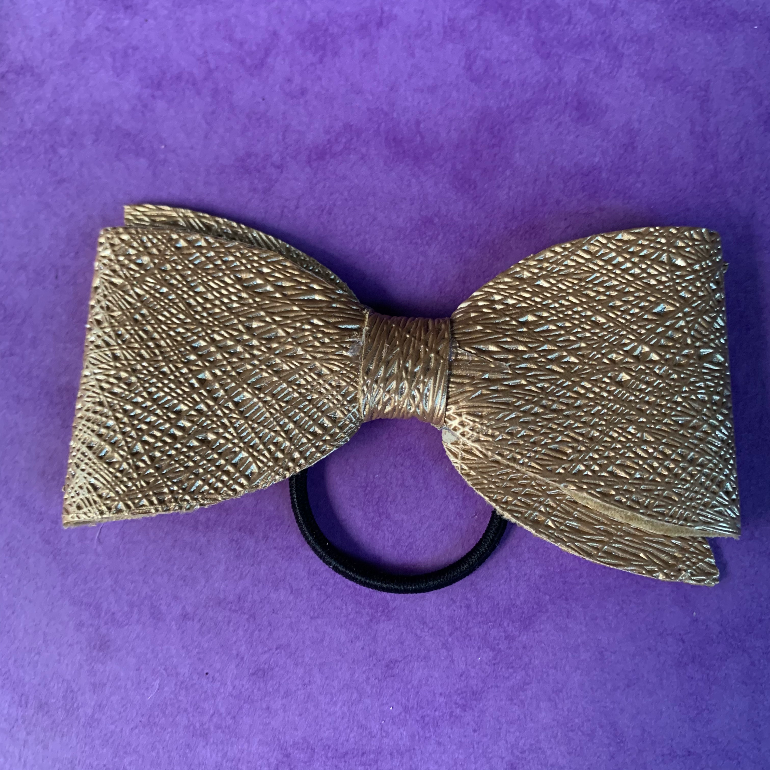 Gold textured small hair bow