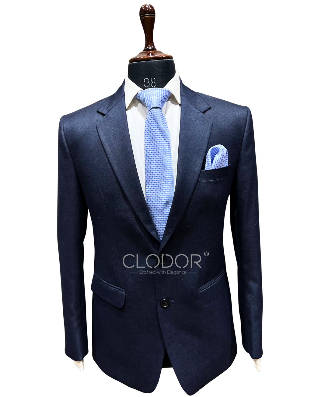 Dark blue poly wool two-piece suit for men with sharp single-breasted tailoring – bespoke by Clodor