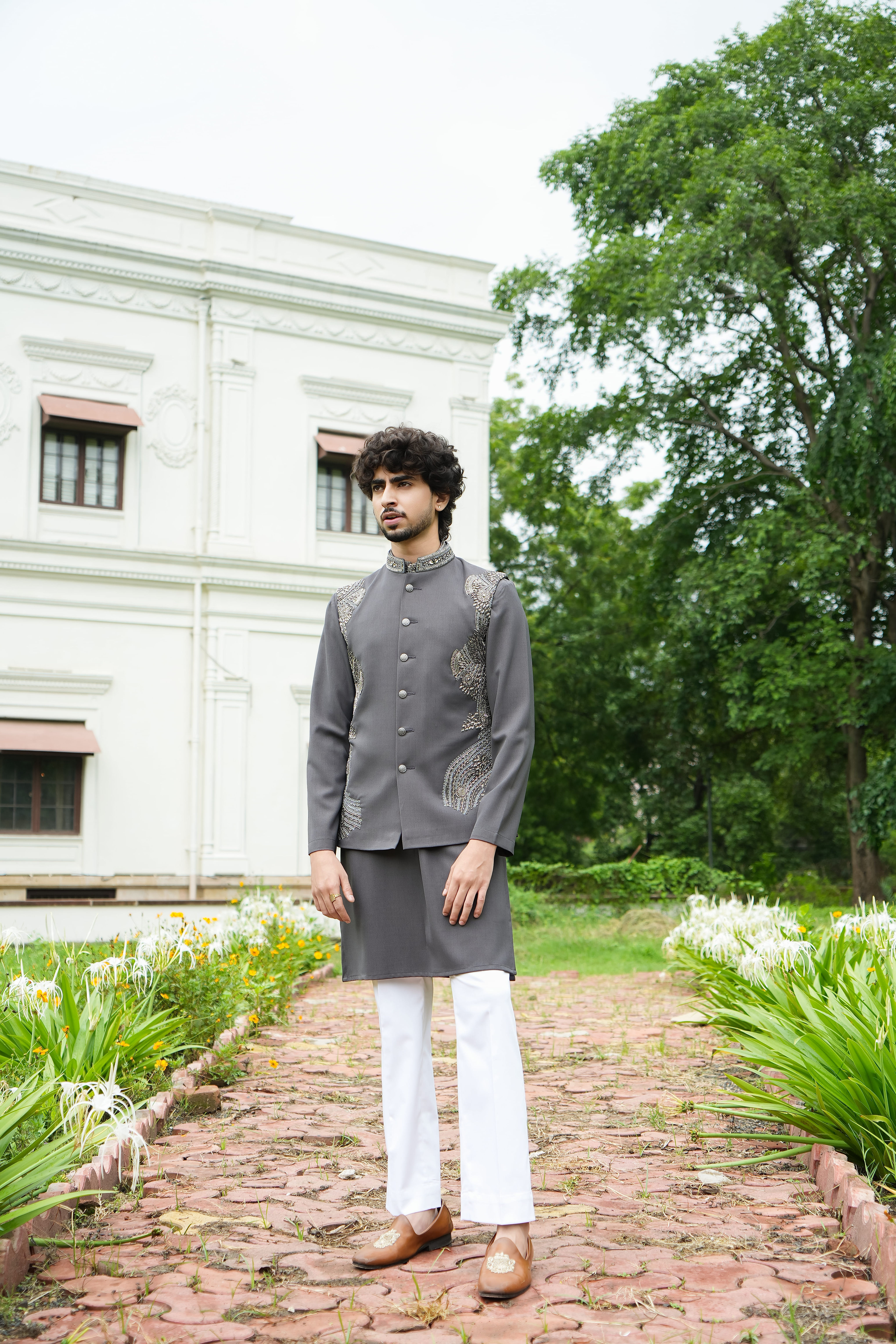 GREY KURTA BANDI SET WITH HANDWORK