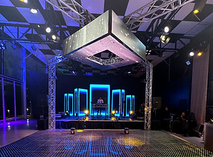 Arriendo de pantallas led y estructuras truss