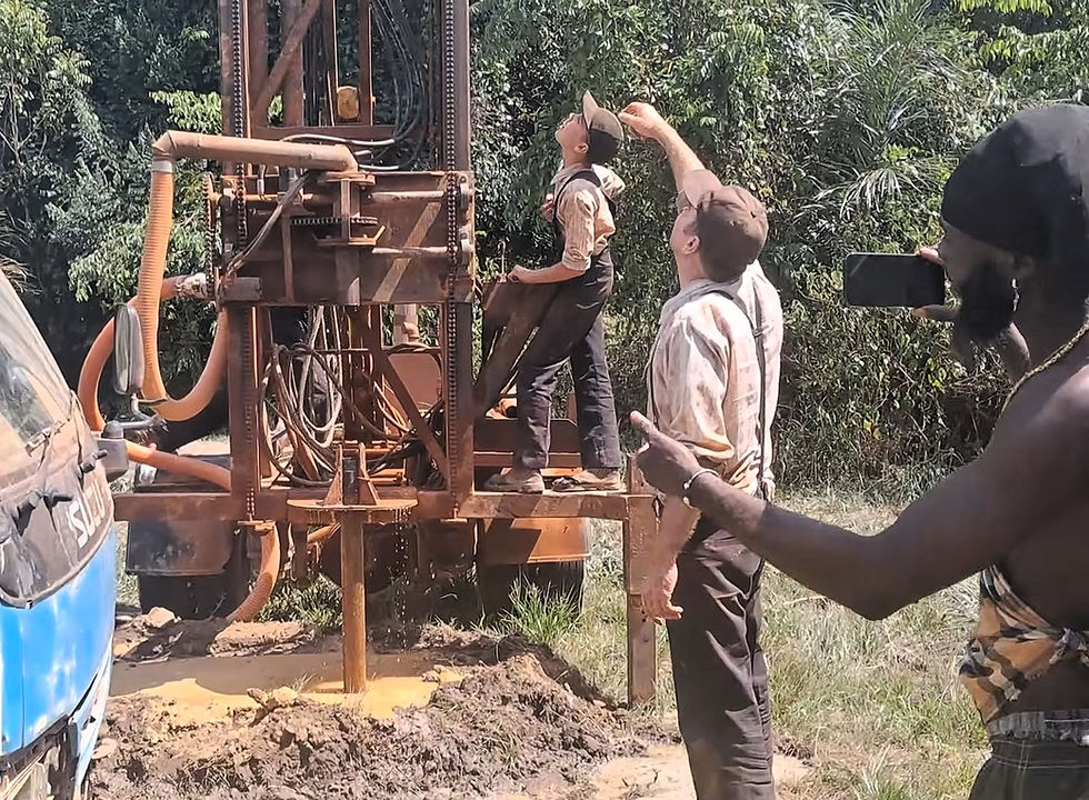 Mennoniten bauen einen Brunnen in Suriname. Foto: Starnieuws, mit freundlicher Genehmigung.