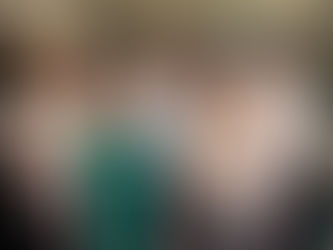 Familie Esau in der Selah-Buchhandlung