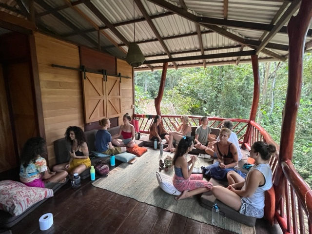 Holding Space  - Facilitator Mastermind w. Cat 