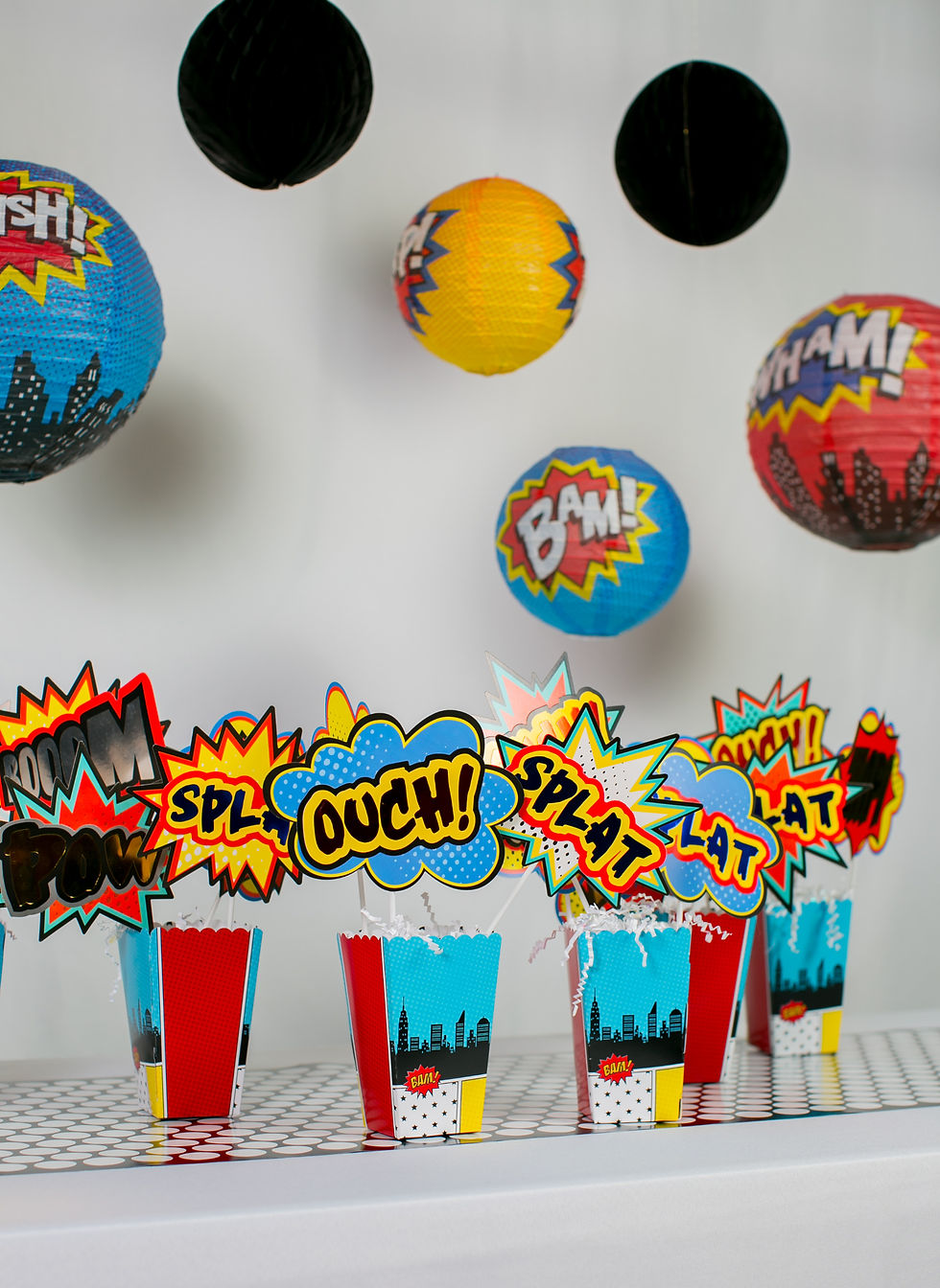 Thumbnail: Superhero Party Box "PARTY HARD" Size