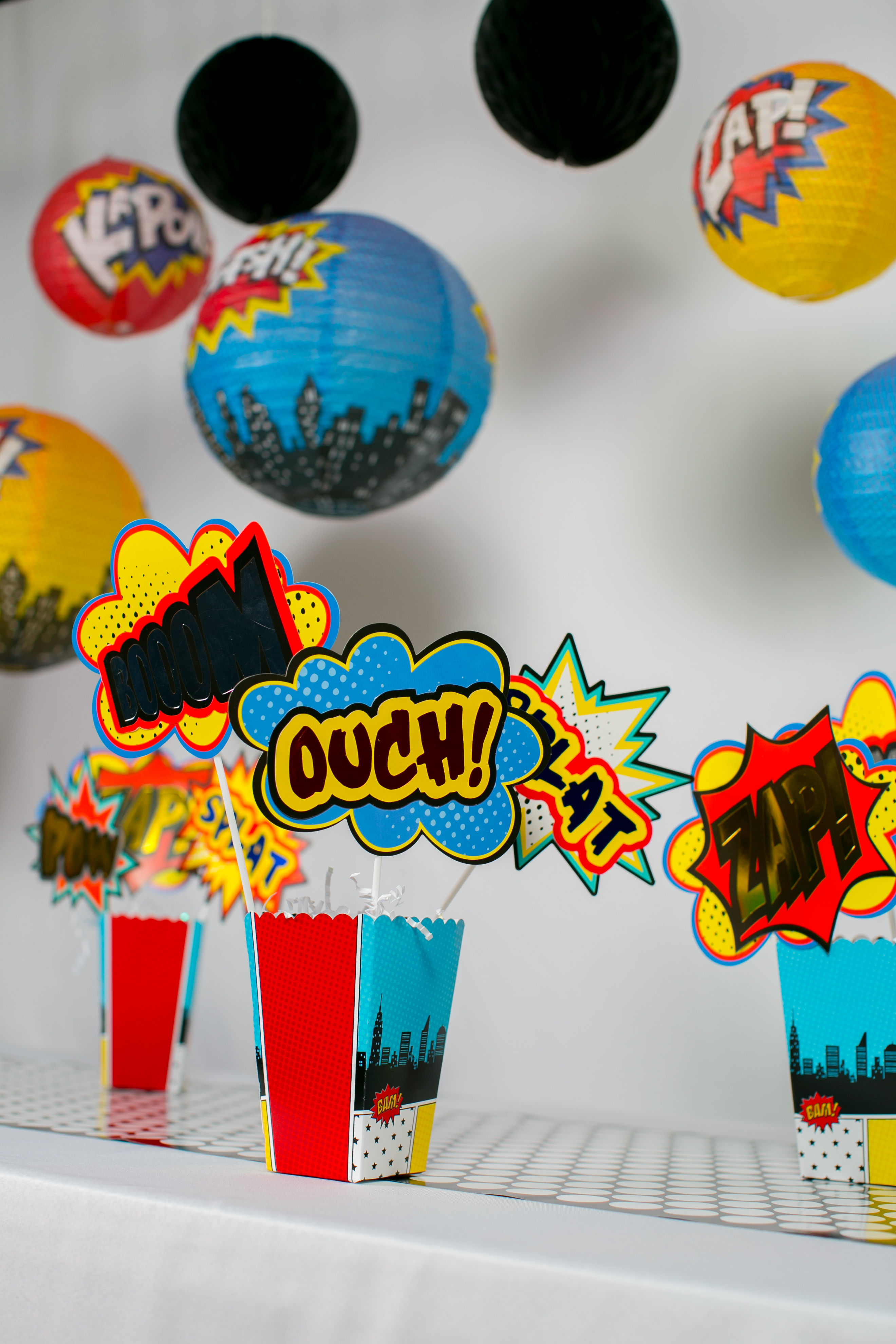 Superhero Party Box "PARTY ON" Size