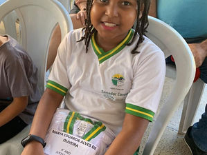 Estudantes da região central de Senador Canedo recebem novos uniformes