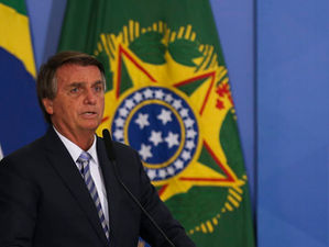 Ordem do STF determina que Bolsonaro entregue passaporte à Justiça
