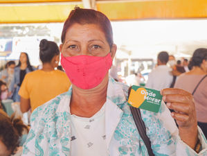 Prefeitura de Senador Canedo entrega cartões do programa Pra Ter Onde Morar em parceria com AGEAHB