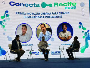 Prefeito Fernando Pellozo apresenta transformação digital de Senador Canedo no Conecta Recife