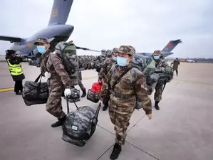 Militares chineses desembarcam no Brasil