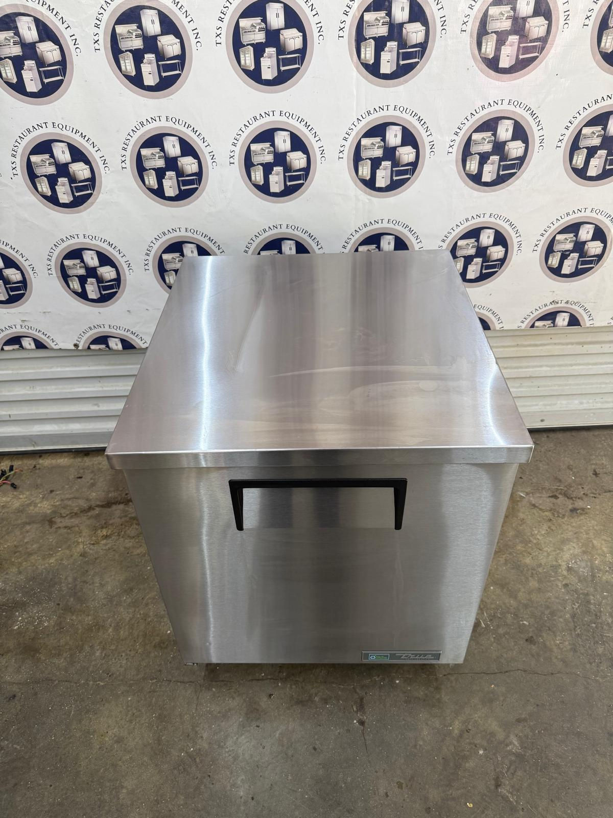 True TUC-27-HC Commercial Undercounter Refrigerator 1 Door 115V R290 – 2 Shelves