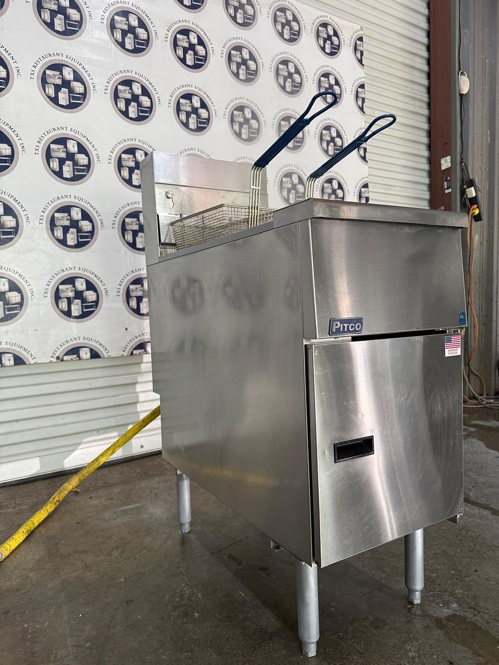 Thumbnail: Pitco SG14 Commercial Natural Gas Fryer – 40 lb Oil Capacity – 110,000 BTU
