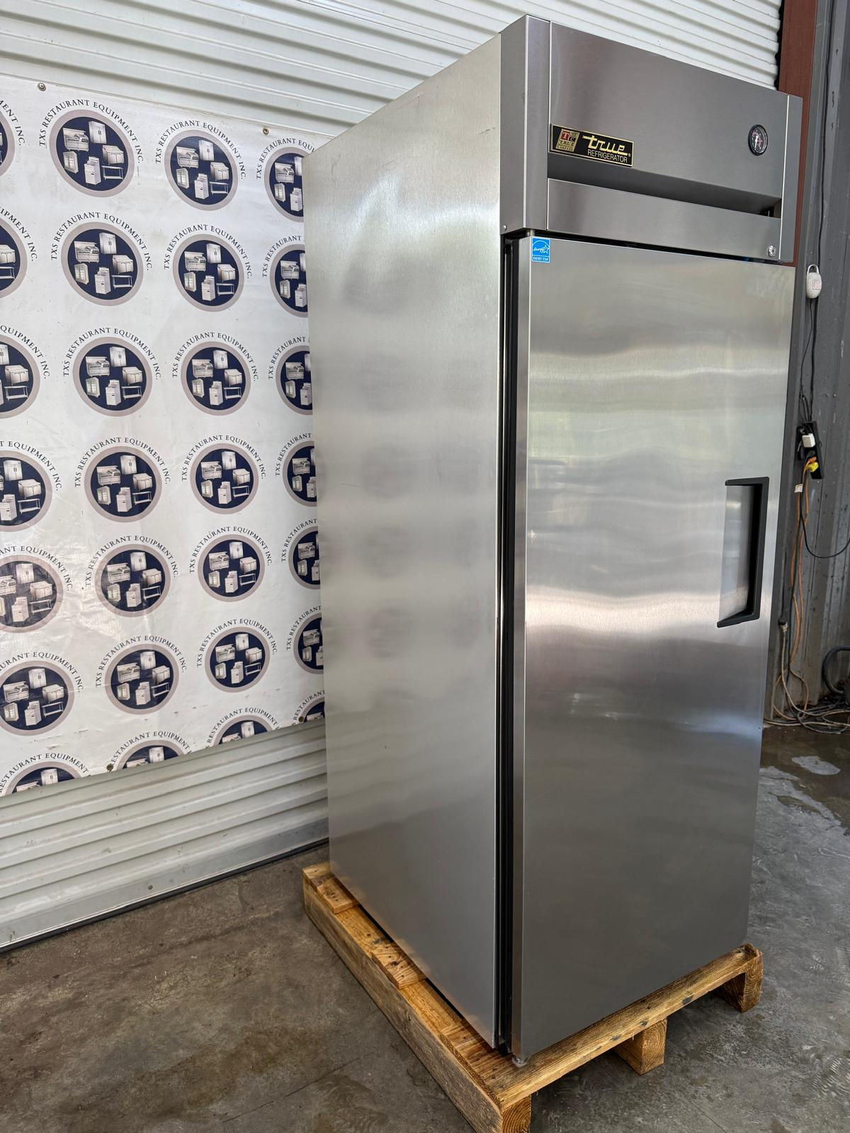True TG1R-1S Spec Series 31 Cu. Ft. Commercial Reach-In Refrigerator-1 door