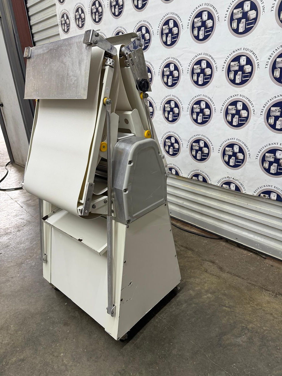 Thumbnail: Thunderbird TBD-500 Floor Dough Sheeter | Reversible | 19.6" Belt | NSF