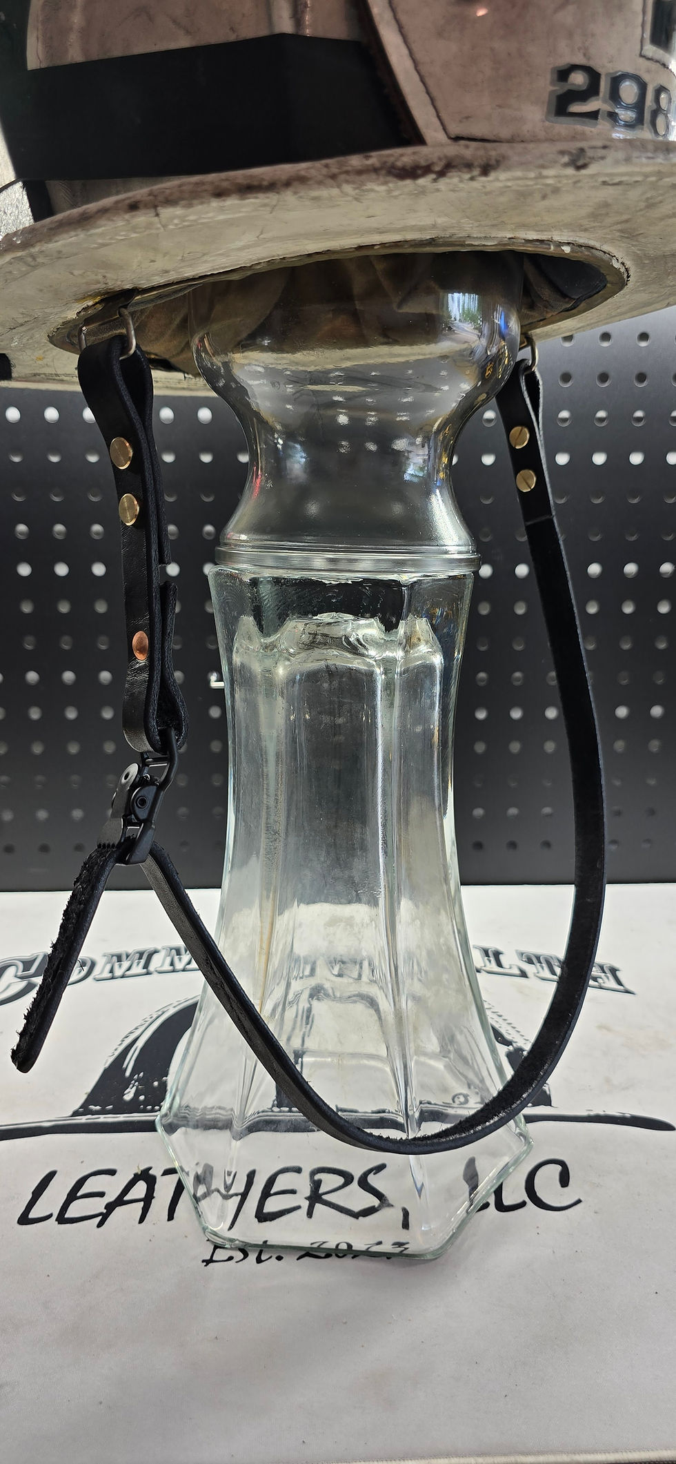 Miniatura: Leather Chinstrap