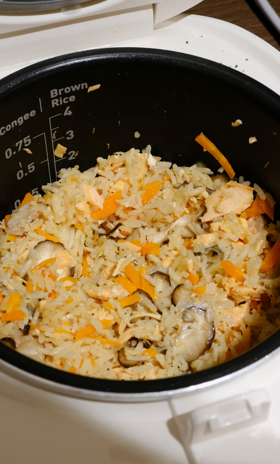 One-Pot Japanese-Style Salmon & Veggie Rice Bowl Recipe for one! @cupfuldays